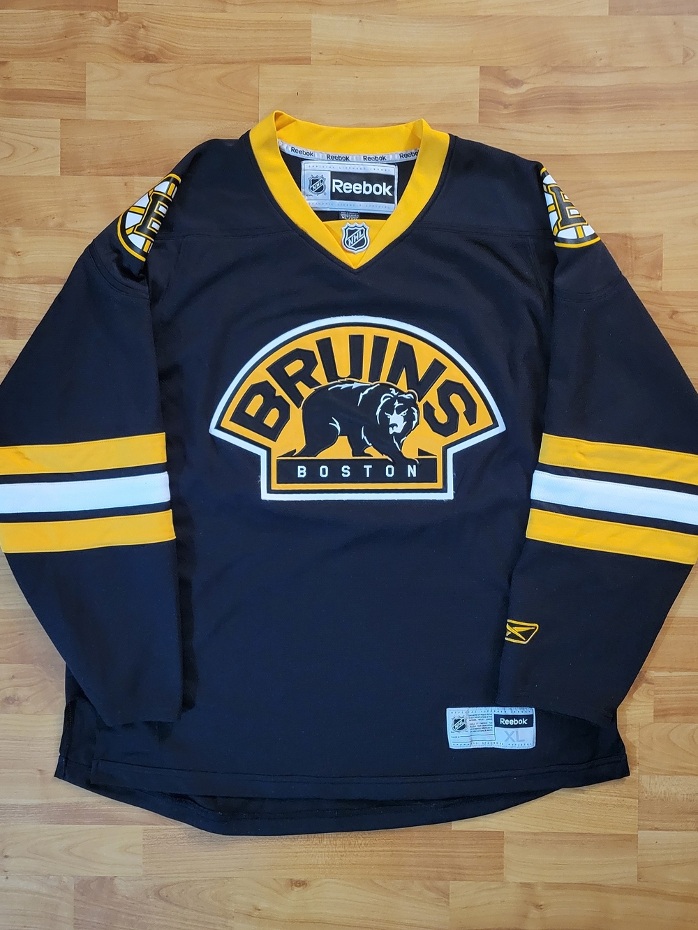 Reebok Boston Bruins NHL Black and Yellow Men’s XL Extra Large Hockey Jersey